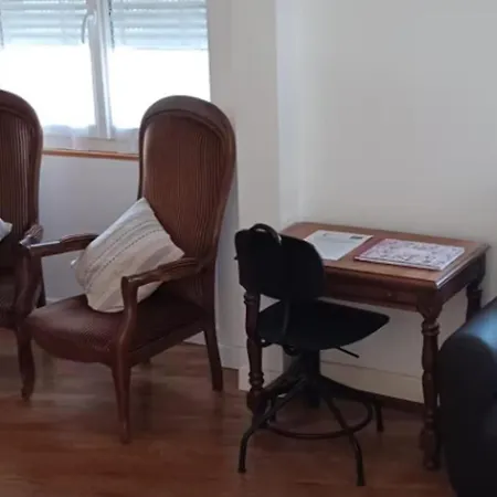 Pet Friendly & Accessible 3-bed Sleeps 6 * Sourdeval
